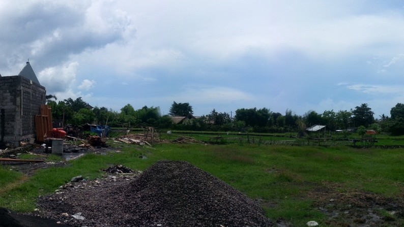 Land At Bumbak Umalas Surrounding By Villa Complex