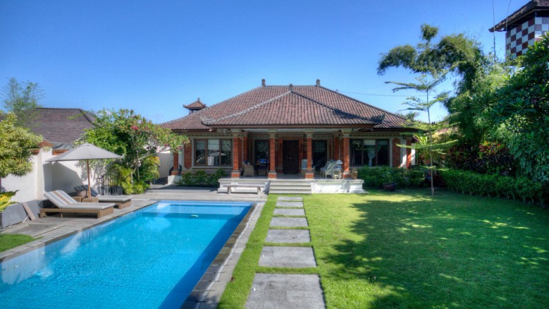 Freehold Modern Balinese Villa 3 Bedrooms in Sanur