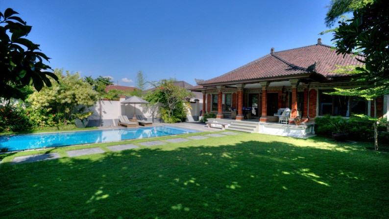 Freehold Modern Balinese Villa 3 Bedrooms in Sanur