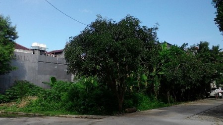 Dijual tanah hoek di komplek Green Garden