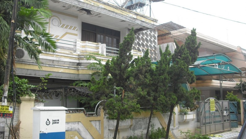 Dijual Rumah Tua lokasi di Green Garden