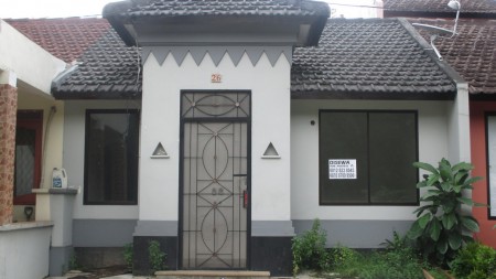 Disewakan Rumah Taman Ubud Timur - Lippo Karawaci