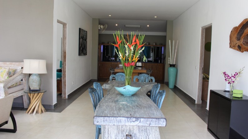 Homey Villa 3 Bedrooms in Seminyak Area