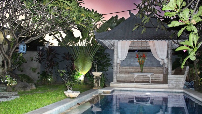 Homey Villa 3 Bedrooms in Seminyak Area