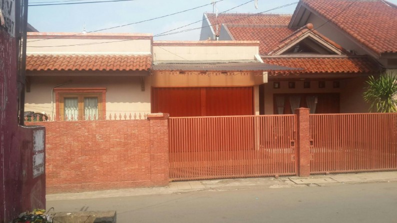 Rumah Furnished ,strategis di Rempoa Tangerang