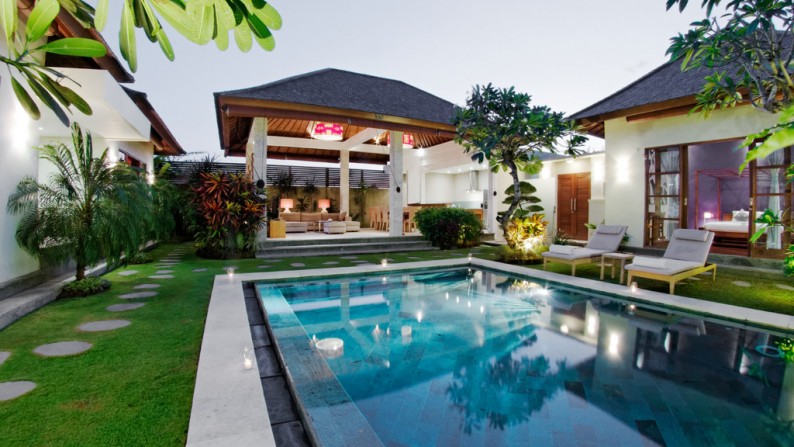 Unique Design Villa 3 Bedrooms in Seminyak