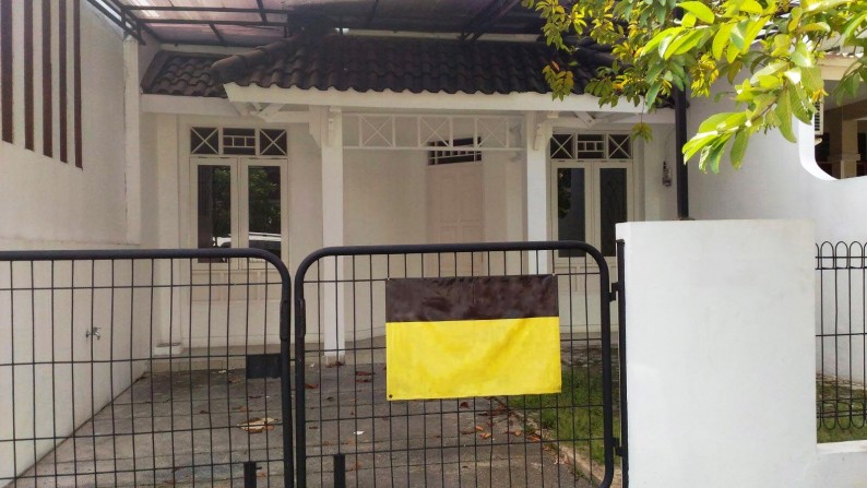 Rumah Nyaman dan Siap Huni di Kawasan Anggrek Loka, Graha Raya, Bintaro