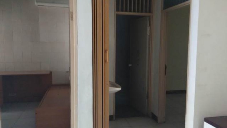 Jual Rumah di Jalan besar hitung tanah saja