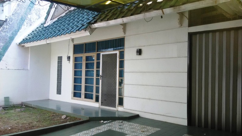 Jual Rumah di Jalan besar hitung tanah saja