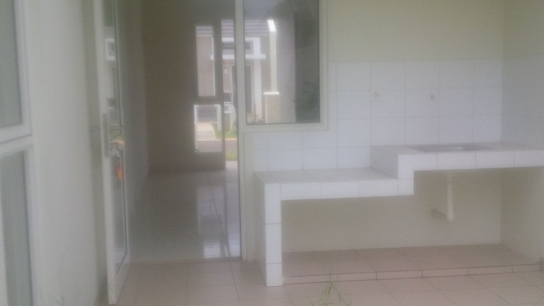 Dijual cepat rumah baru di Suvarna Sutra