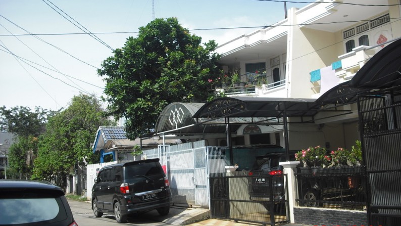 Dijual Rumah Bagus di Green Garden, Jakarta Barat