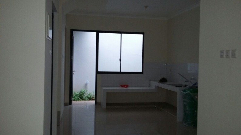 Dijual Rumah Bagus di Casa Jardin, Daan Mogot, Jakarta Barat