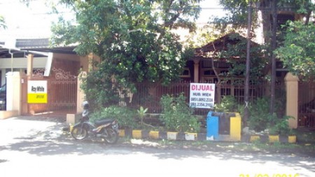 Rumah Bagus, Tidak banjir, Row Jalan Lebar, Terawat + SIAP HUNI !!!