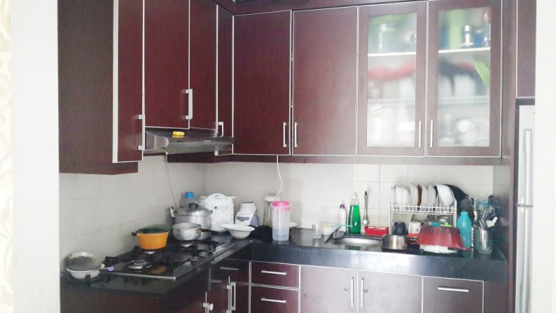 Rumah Nyaman dan Siap Huni di Kawasan Emerald, Bintaro