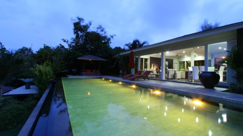 Freehold Sea View Villa 4 Beds in Uluwatu