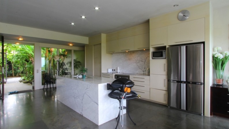 Freehold Sea View Villa 4 Beds in Uluwatu