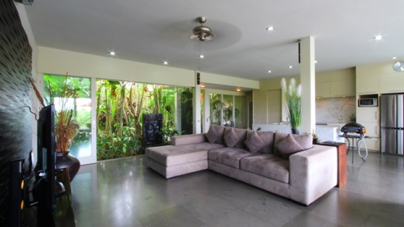 Freehold Sea View Villa 4 Beds in Uluwatu