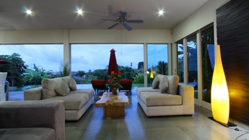 Freehold Sea View Villa 4 Beds in Uluwatu