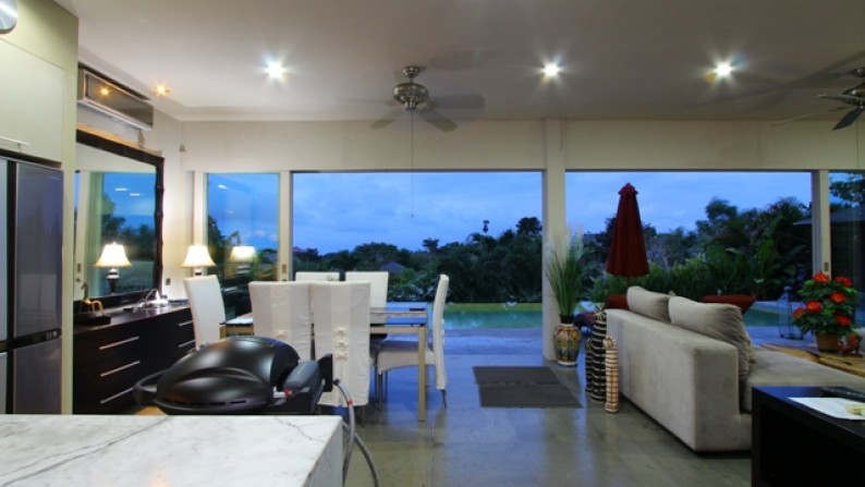 Freehold Sea View Villa 4 Beds in Uluwatu