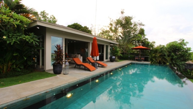 Freehold Sea View Villa 4 Beds in Uluwatu