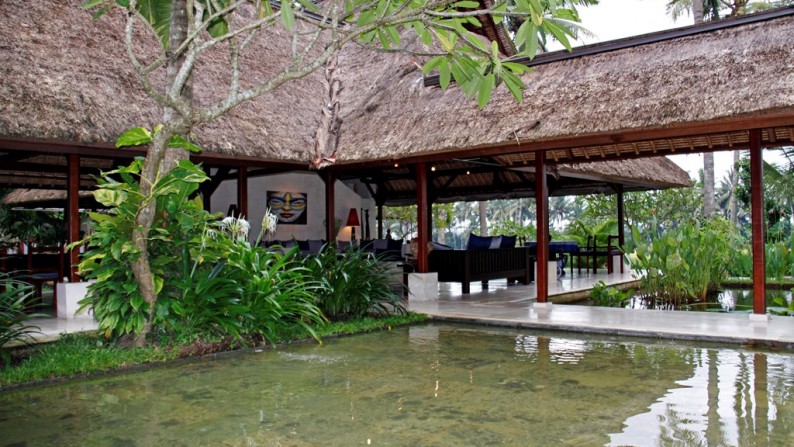 Rice Field View Villa Situated Near The Town of Ubud