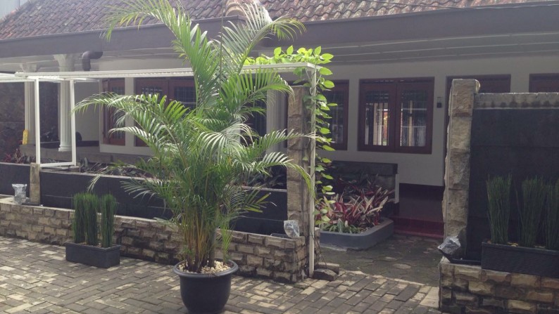 Rumah di Sayap Diponegoro Bandung, Jl. Cisangkuy