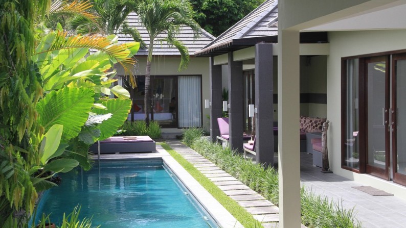 Freehold Beautiful 3 Bedrooms Villa in Heart of Seminyak