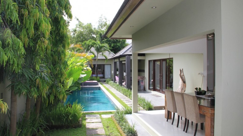 Freehold Beautiful 3 Bedrooms Villa in Heart of Seminyak