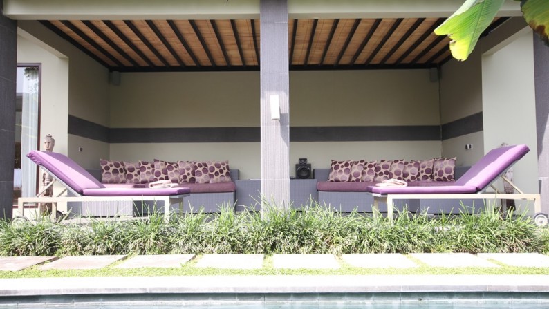 Freehold Beautiful 3 Bedrooms Villa in Heart of Seminyak