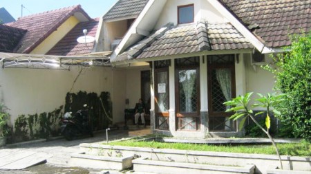 RUMAH DIJUAL DI PERUMAHAN GRIYA PERWITA WISATA, JALAN BAKUNG, SLEMAN