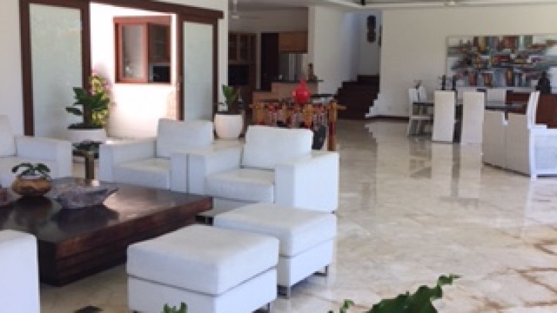 Stunning Villa for sale in Batu Bolong Canggu with Rice paddy view