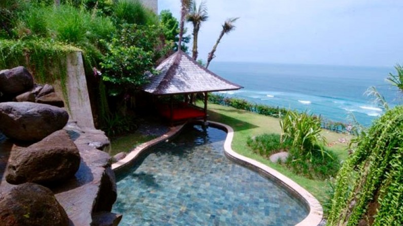 Freehold Cliff Beachfront Villa 4 Bedrooms With Spectacular Sea View Nusa Dua