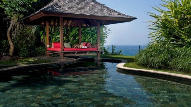 Freehold Cliff Beachfront Villa 4 Bedrooms With Spectacular Sea View Nusa Dua