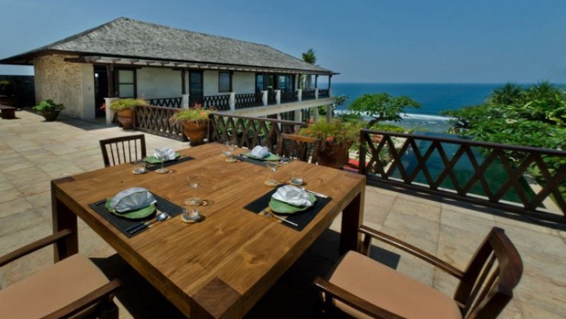 Freehold Cliff Beachfront Villa 4 Bedrooms With Spectacular Sea View Nusa Dua