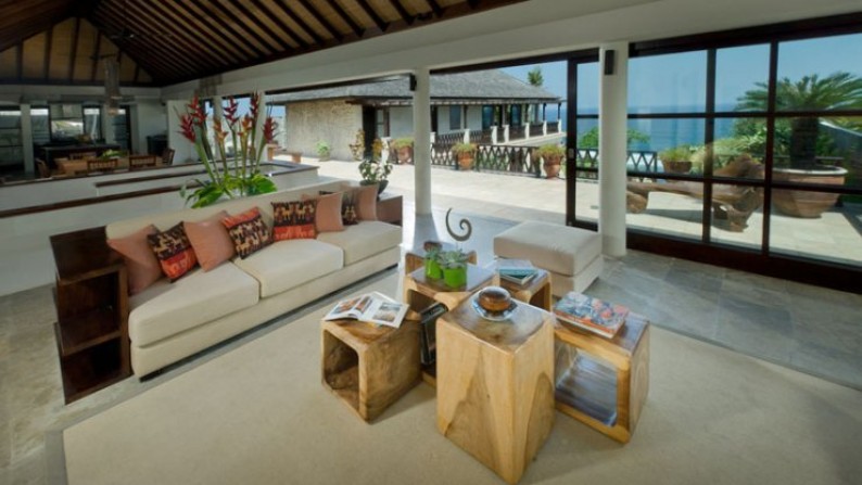 Freehold Cliff Beachfront Villa 4 Bedrooms With Spectacular Sea View Nusa Dua