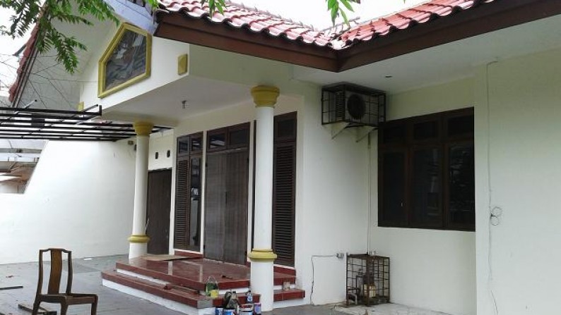 Disewakan rumah hoek & luas di Green Garden