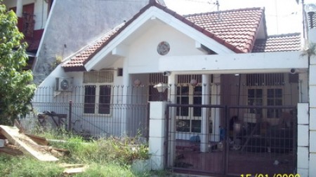 Rumah di Sutorejo Prima Indah, 1.5 Lantai, Terawat