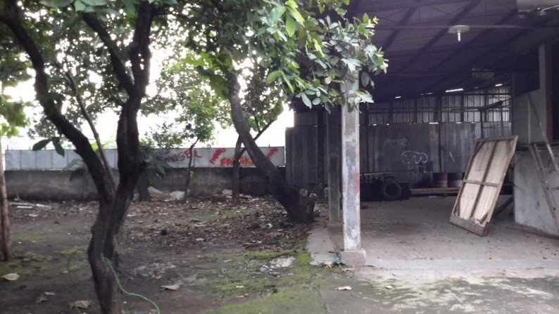 Gudang Luas di Kawasan Pondok Aren