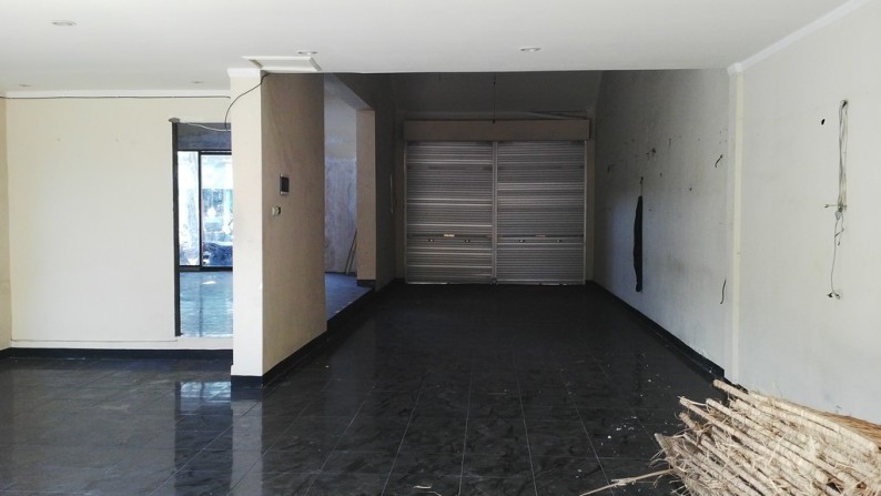 Shop At Main Legian Road For Rent