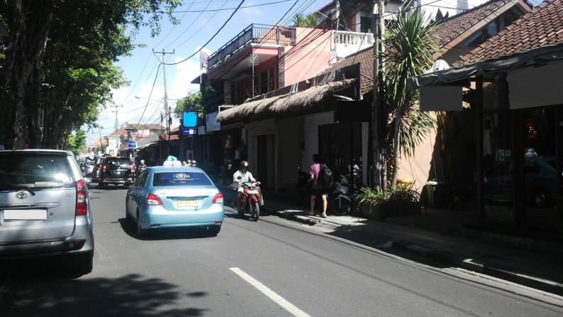 Shop At Main Legian Road For Rent