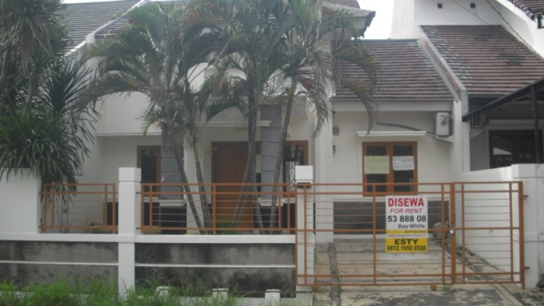 Rumah siap hunu lokasi strategis di Griya Loka BSD