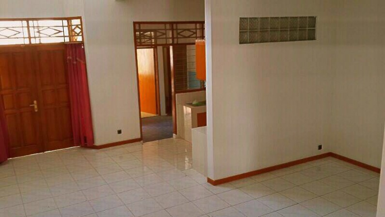 Rumah Cantik Jalan Lebar Area  Mampang Prapatan