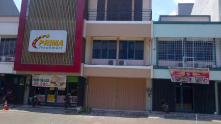 Lokasi strategis cocok untuk usaha maupun untuk kantor