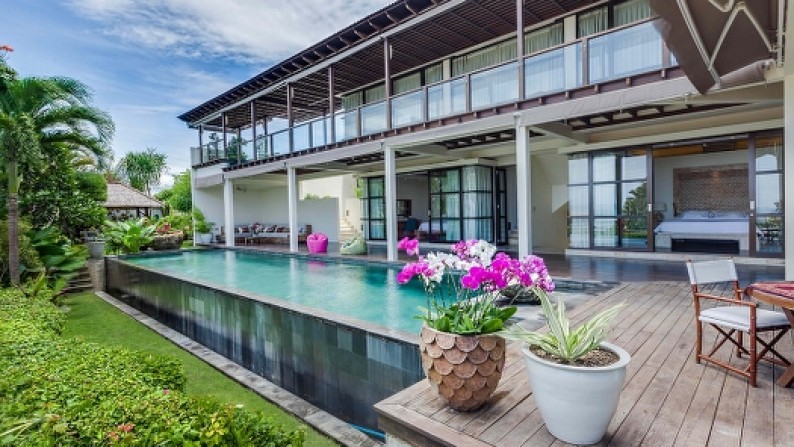 Freehold Ocean View Villa in Jimbaran