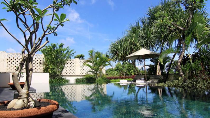 Freehold Ocean View Villa in Jimbaran