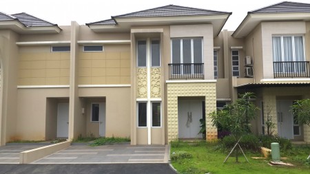 HOT LISTING!!! Dijual Rumah Siap Huni di Water Spring