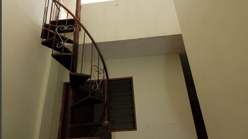 Dijual Rumah 3 Tingkat @ Kemandoran - Kebayoran Lama - Jakarta Barat