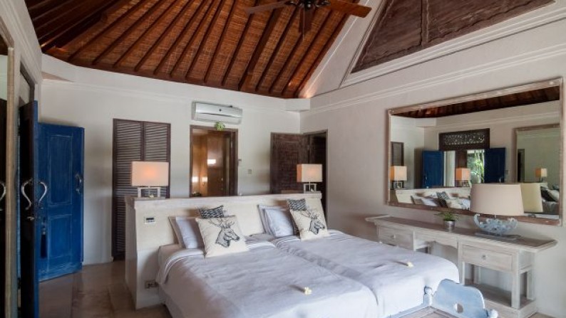 Luxury Villa Surrounded With Rice Paddy Field At Berawa Canggu