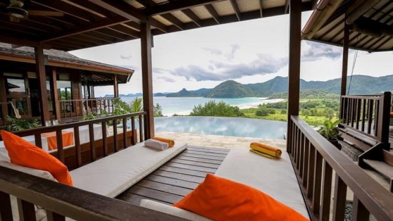 Villa Built On Small Hill With Ocean View At Lombok Area