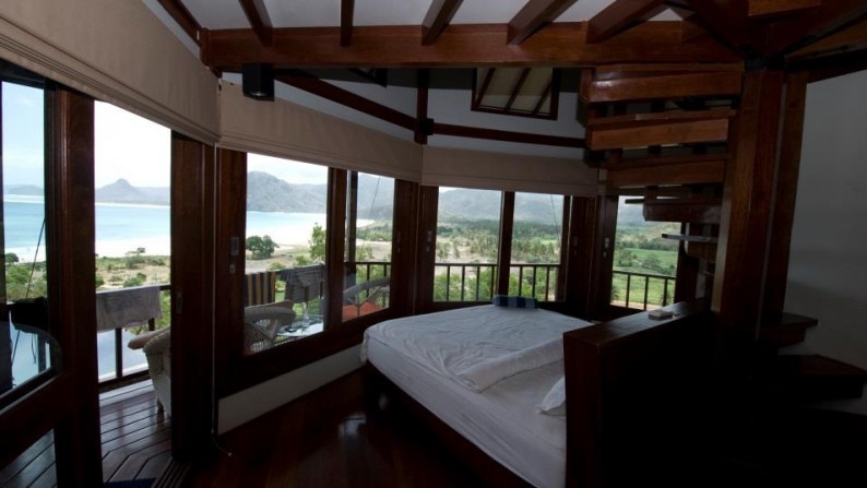 Villa Built On Small Hill With Ocean View At Lombok Area